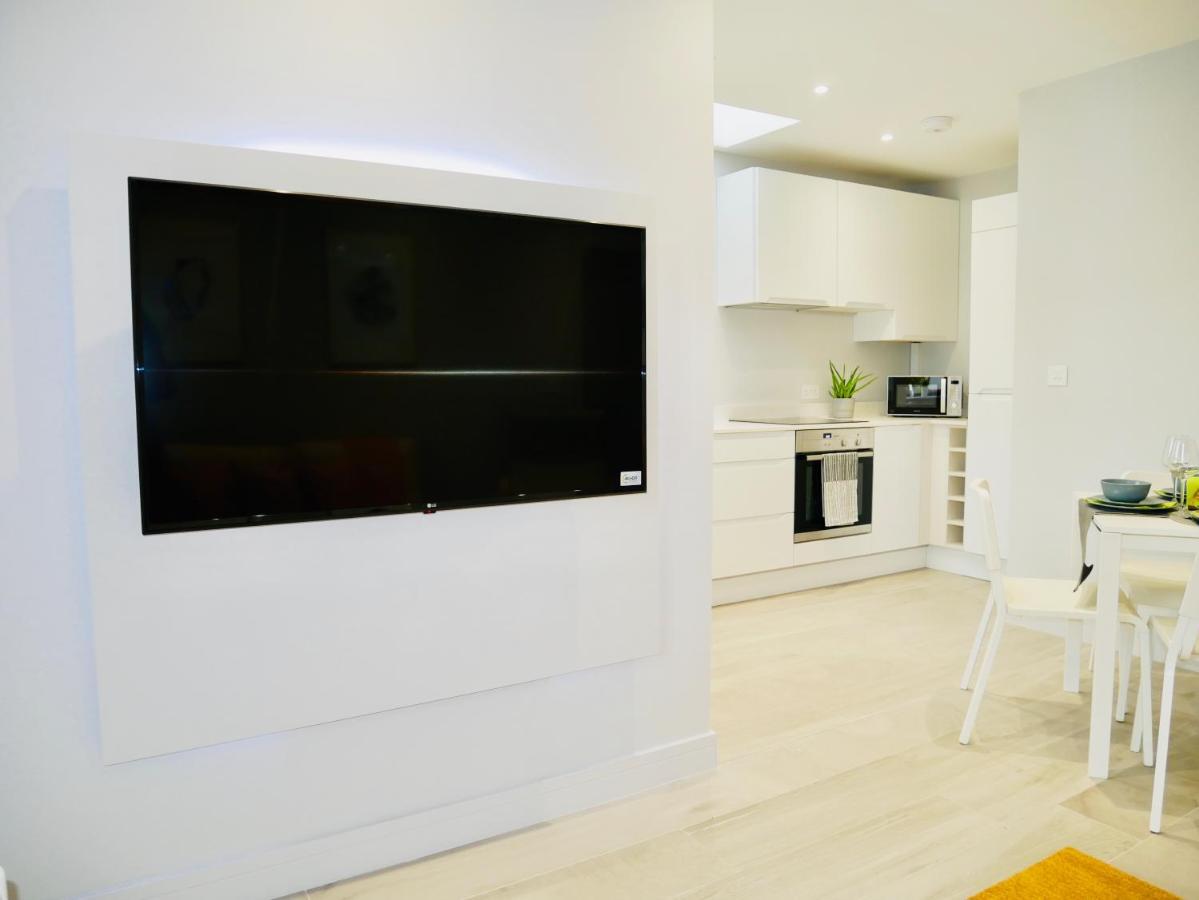 Beautiful Brand New Apartment Near The Beach Борнмът Екстериор снимка